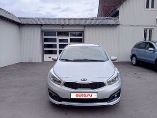 2016 Kia Ceed II Рестайлинг, серебристый, 850000 рублей, вид 4