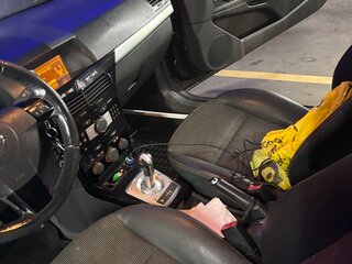 2009 Opel Astra GTC H Рестайлинг, чёрный, 250000 рублей, вид 5
