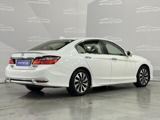 2017 Honda Accord IX Рестайлинг, белый, 2170000 рублей, вид 4