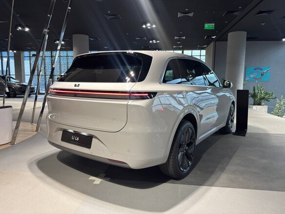 2025 Li Auto (Lixiang) L6 I, серый, 8100000 рублей - вид 3