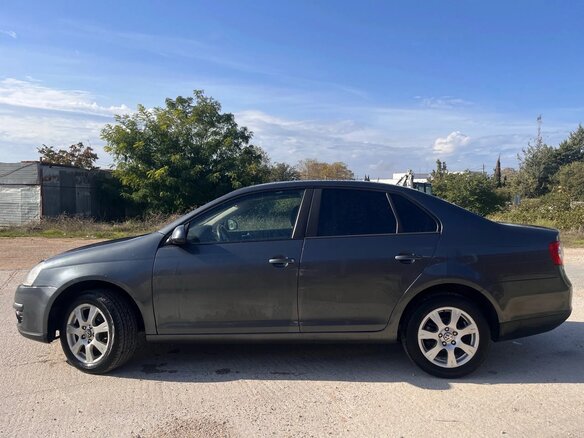 2008 Volkswagen Jetta V, серый, 500000 рублей - вид 5