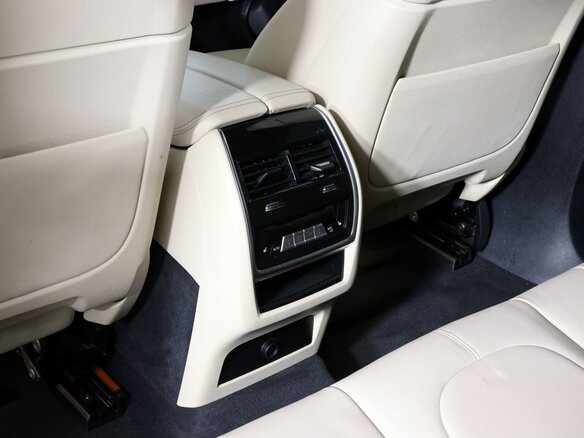 2021 BMW X6 40i III (G06), серый, 7192000 рублей - вид 28
