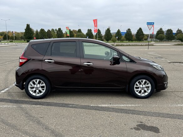 2019 Nissan Note e-Power II Рестайлинг, коричневый, 1537000 рублей - вид 5
