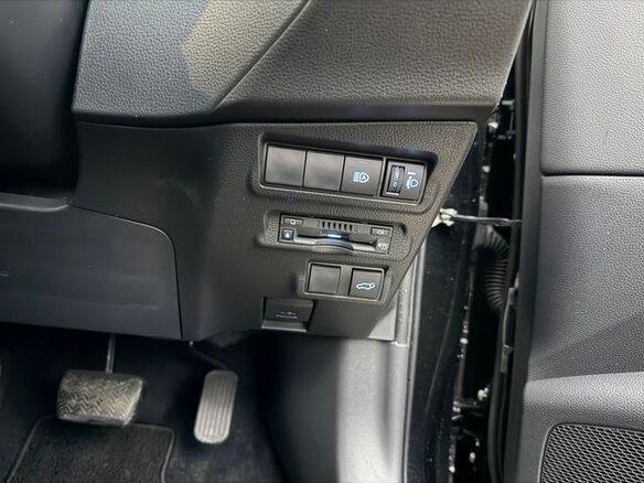 2022 Toyota Corolla Cross I, чёрный, 1845911 рублей - вид 14