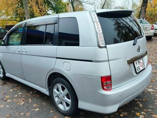 2005 Toyota ISis I, серебристый, 830000 рублей, вид 4
