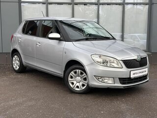2012 Skoda Fabia II Рестайлинг, серебристый, 550000 рублей, вид 3