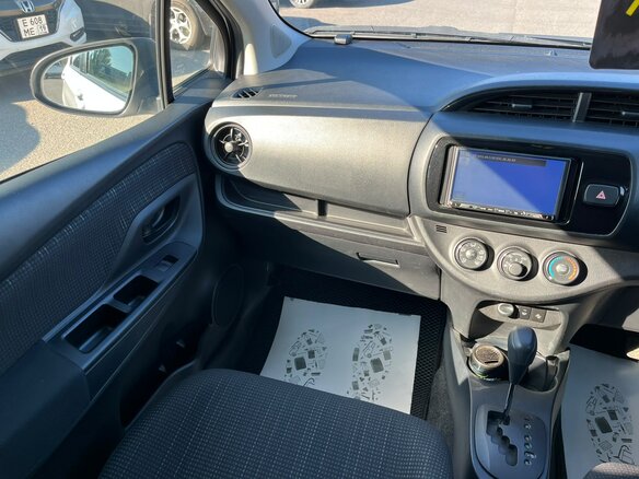 2018 Toyota Vitz III (XP130) Рестайлинг 2, серый - вид 17