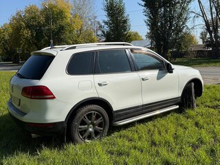 2012 Volkswagen Touareg II, белый, 1400000 рублей, вид 2