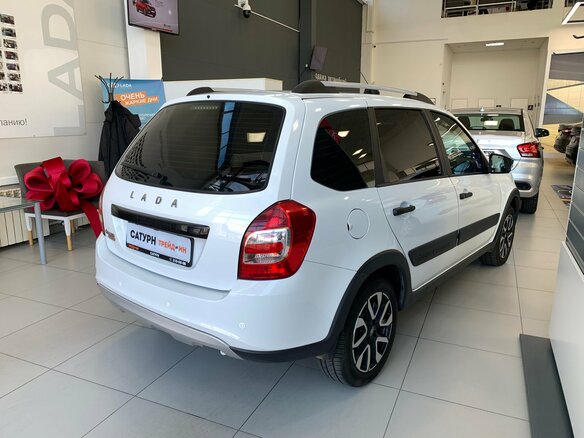 2024 Lada (ВАЗ) Granta Cross I Рестайлинг, белый, 950000 рублей - вид 5