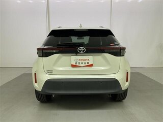 2022 Toyota Yaris Cross I, белый, 1490000 рублей, вид 3