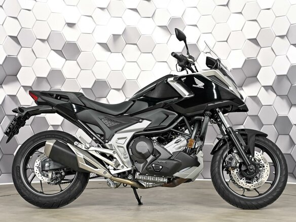 2026 Honda NC 750X, чёрный - вид 2