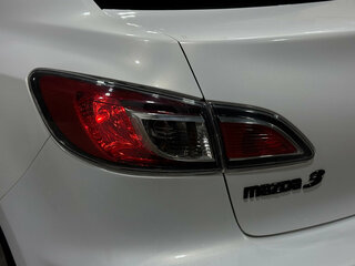2011 Mazda 3 II (BL) Рестайлинг, белый, 870000 рублей, вид 3