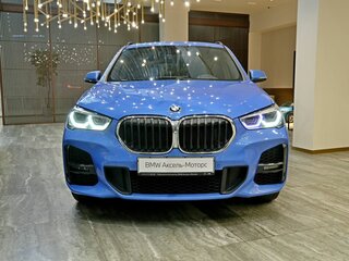 2019 BMW X1 20i xDrive II (F48) Рестайлинг, синий, 2840000 рублей, вид 3