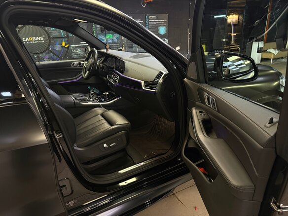 2020 BMW X5 40i IV (G05/G18), чёрный, 6100000 рублей - вид 5