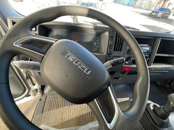 2024 Isuzu ELF KV100, белый, 4800000 рублей - вид 12