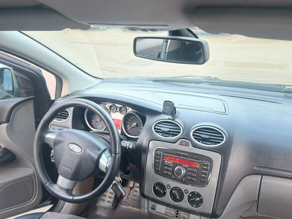 2010 Ford Focus II Рестайлинг, чёрный, 580000 рублей - вид 5