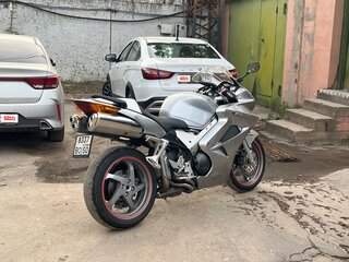 2005 Honda VFR 800, серебристый, 450000 рублей, вид 2