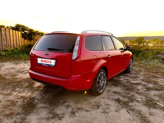 2010 Ford Focus II Рестайлинг, красный, 840000 рублей, вид 4