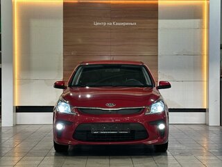 2020 Kia Rio IV, красный, 1549990 рублей, вид 2