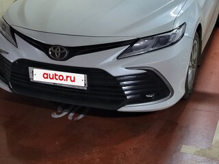 2021 Toyota Camry VIII (XV70) Рестайлинг, белый, 2000000 рублей, вид 3