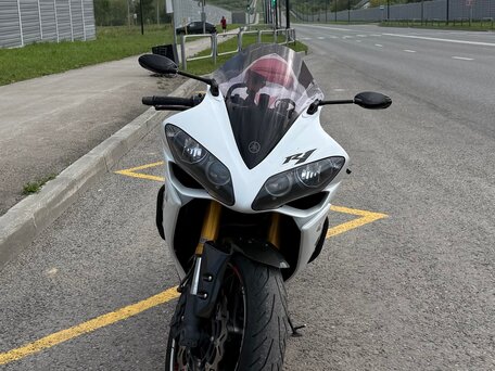 2007 Yamaha YZF-R1, белый, 650000 рублей, вид 1