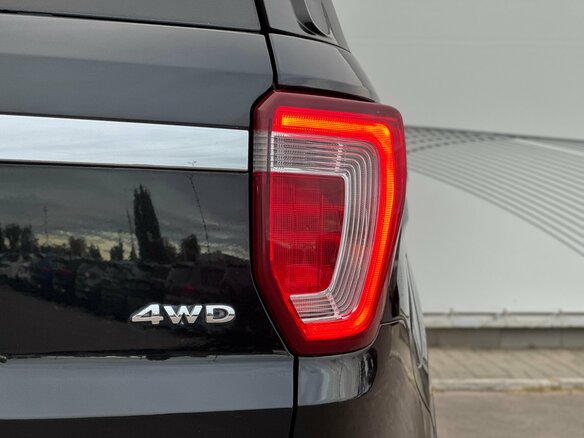 2017 Ford Explorer V Рестайлинг, чёрный, 2200000 рублей - вид 7