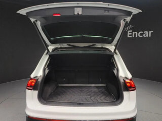 2021 Volkswagen Tiguan Allspace II Рестайлинг, белый, 2000606 рублей, вид 5