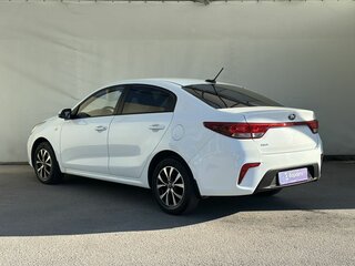 2019 Kia Rio IV, белый, 1300000 рублей, вид 5