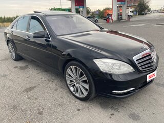 2013 Mercedes-Benz S-Класс 500 V (W221) Рестайлинг, чёрный, 1180000 рублей, вид 3