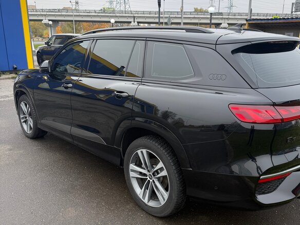 2023 Audi Q6 45 TFSI, чёрный, 5000000 рублей - вид 1