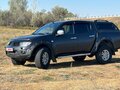 2011 Mitsubishi L200 IV, серый, 1200000 рублей - вид 2