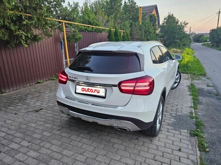 2019 Mercedes-Benz GLA 200 I (X156) Рестайлинг, белый, 2300000 рублей, вид 3
