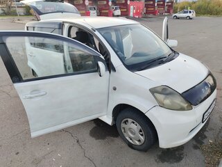 2004 Toyota Passo I (C10), белый, 220000 рублей, вид 2