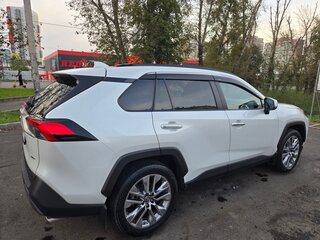 2019 Toyota RAV4 V (XA50), белый, 3450000 рублей, вид 4
