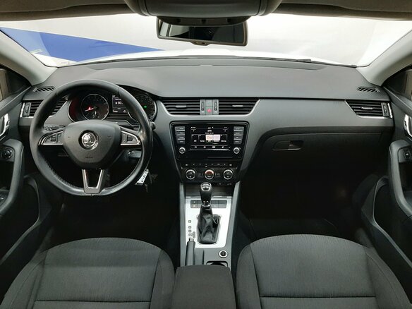 2015 Skoda Octavia III (A7), белый, 1260000 рублей - вид 8