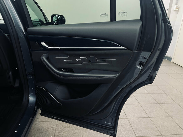 2024 Geely Monjaro I, серый, 3050000 рублей - вид 14