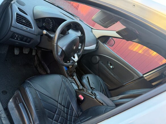 2012 Renault Fluence I Рестайлинг, белый, 500000 рублей - вид 2