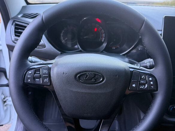 2018 Lada (ВАЗ) Vesta I, белый, 799999 рублей - вид 30
