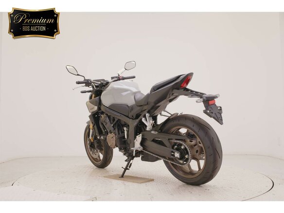 2026 Honda CB 650R, серый, 1377000 рублей - вид 5