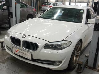 2013 BMW 5 серии 520i VI (F10/F11/F07), белый, 1716000 рублей, вид 1