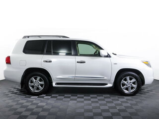 2011 Lexus LX 570 III, белый, 3728000 рублей, вид 4