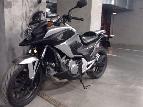 2012 Honda NC 700X, серебристый, 600000 рублей, вид 1