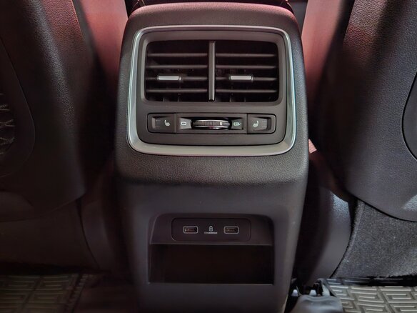 2023 Geely Atlas Pro, белый, 1990000 рублей - вид 18