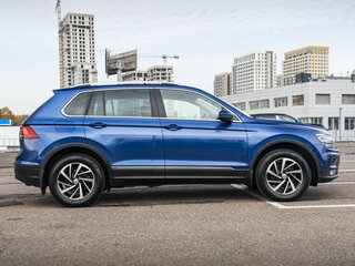 2018 Volkswagen Tiguan II, синий, 2419000 рублей, вид 4