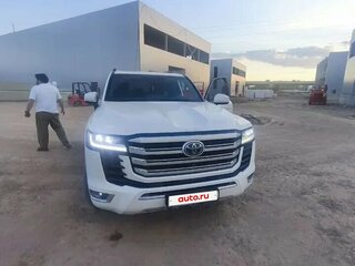 2023 Toyota Land Cruiser 300 Series, белый, 10900000 рублей, вид 2