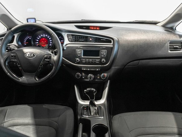 2018 Kia Ceed II Рестайлинг, белый - вид 5