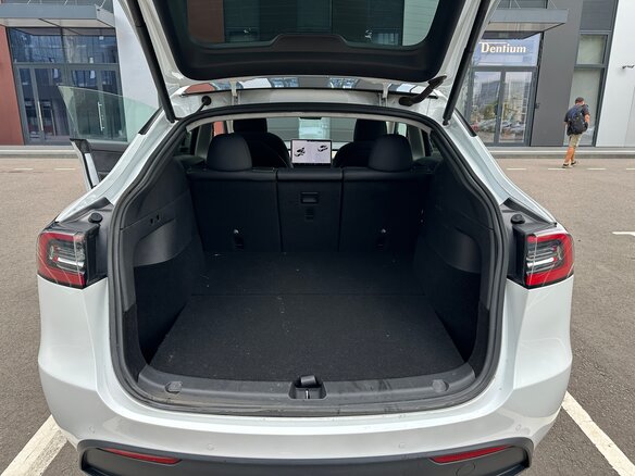 2020 Tesla Model Y Long Range I, белый - вид 17