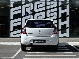 2012 Renault Sandero I, белый, 689000 рублей, вид 4
