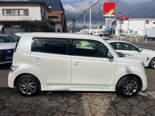 2014 Toyota bB II Рестайлинг, белый, 703000 рублей, вид 4