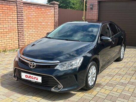 2015 Toyota Camry VII (XV50) Рестайлинг, чёрный, 1650000 рублей, вид 2